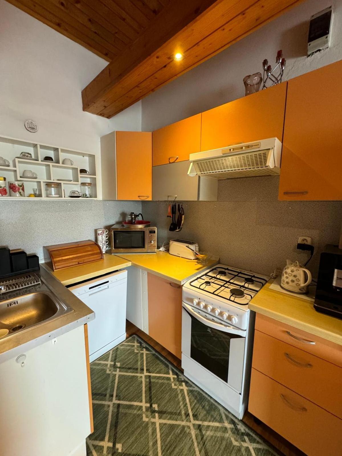 Apartman Ala Poprad Bagian luar foto